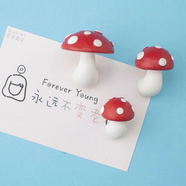 Fridge Magnets Resin Magnetic Sticker Cartoon 3Pcs Red Mushroom Refrigerator Creative Art GiftHome Decorations 231010