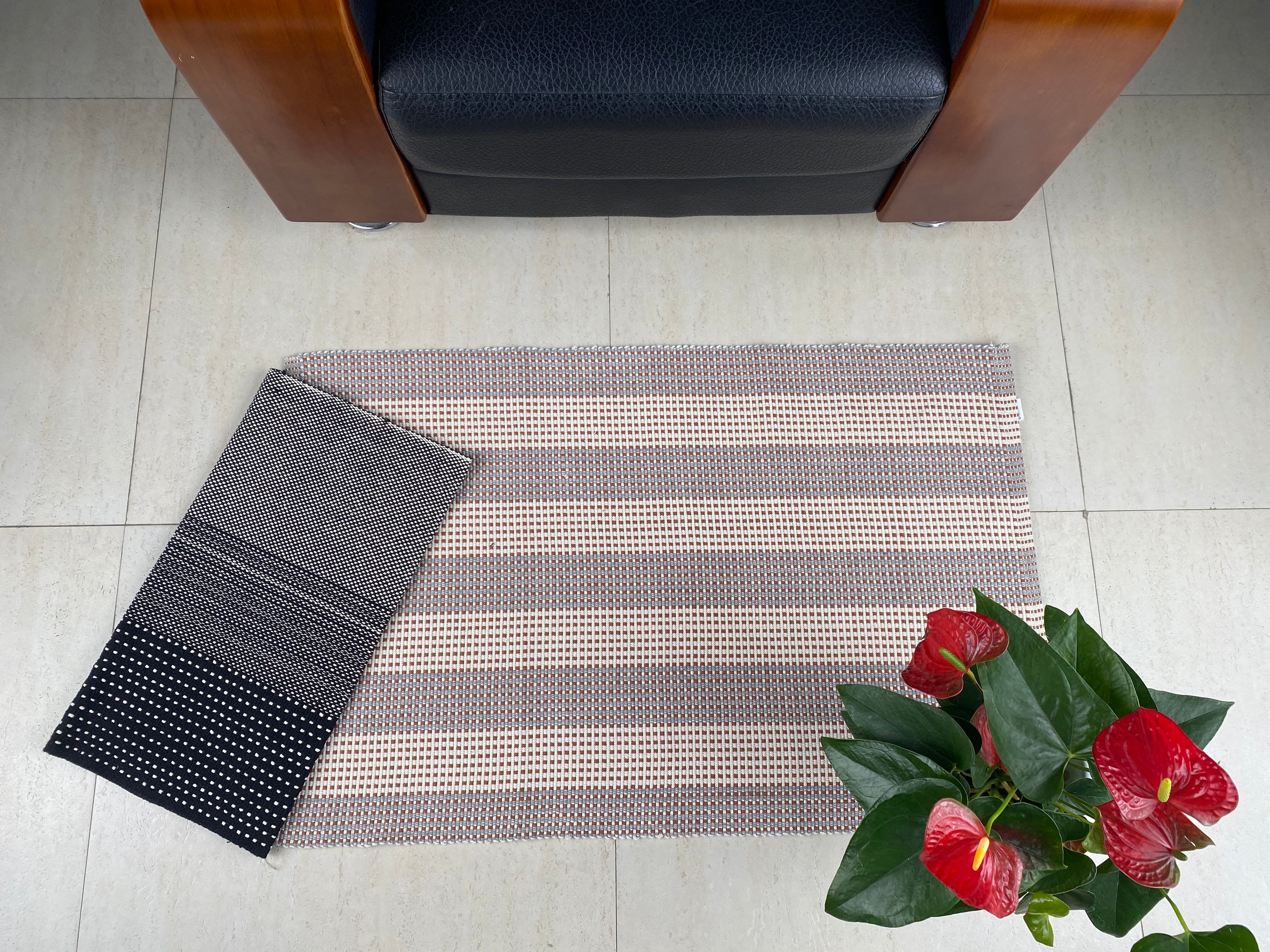 Luxurious Hand-Made Cotton Floor Mat - Enhance Your Home with a Mixture of Design & Comfort