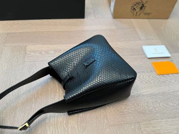 10A Womens Handbag Hobo Clutch Underarm Bag Luxurys Gold Travel Cross Body Crocodile Tote Manhattan Bags Mens Flip Designer Pochette Shoulde