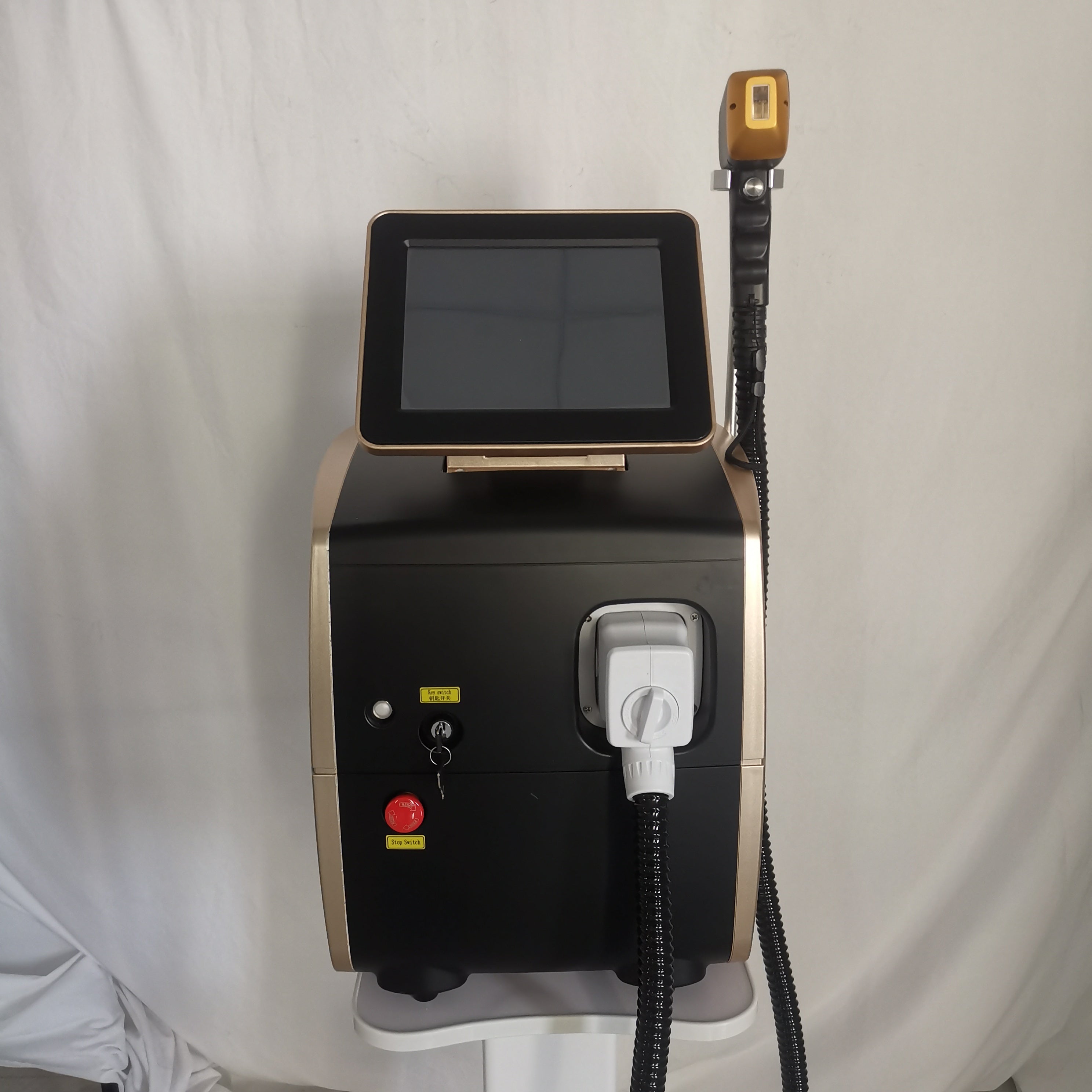 2025 diode laser hair removal device, 755nm, 8080nm, 1064nm safe, painless and permanent hair removal, used for home and salon use