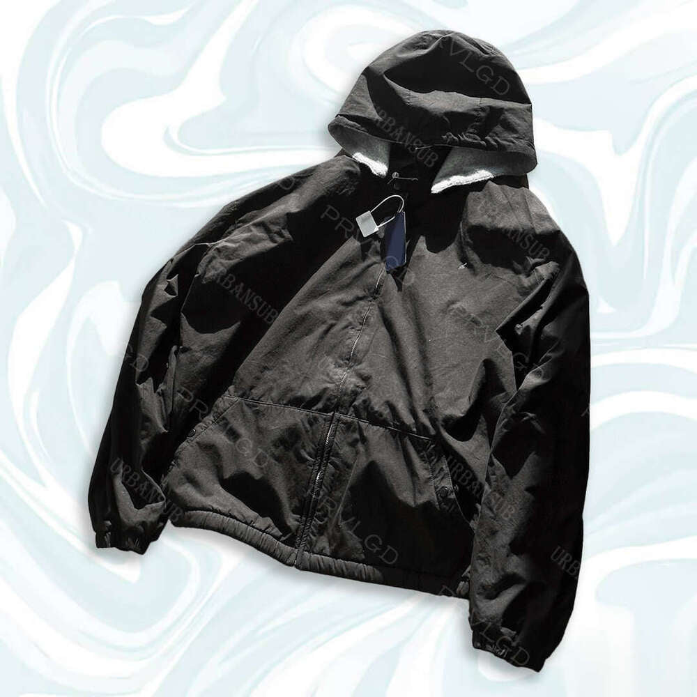 Warmth Essential: Premium Fleece-Lined Outerwear for Extreme Chill