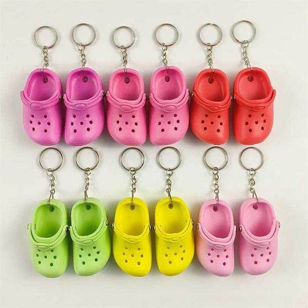 Keychains Capitóis 2 peçaspar fofo 3d mini eva praia shoes shoes kicchain menina bolsa de presente acessórios CHABRO FLUING CROC H250112