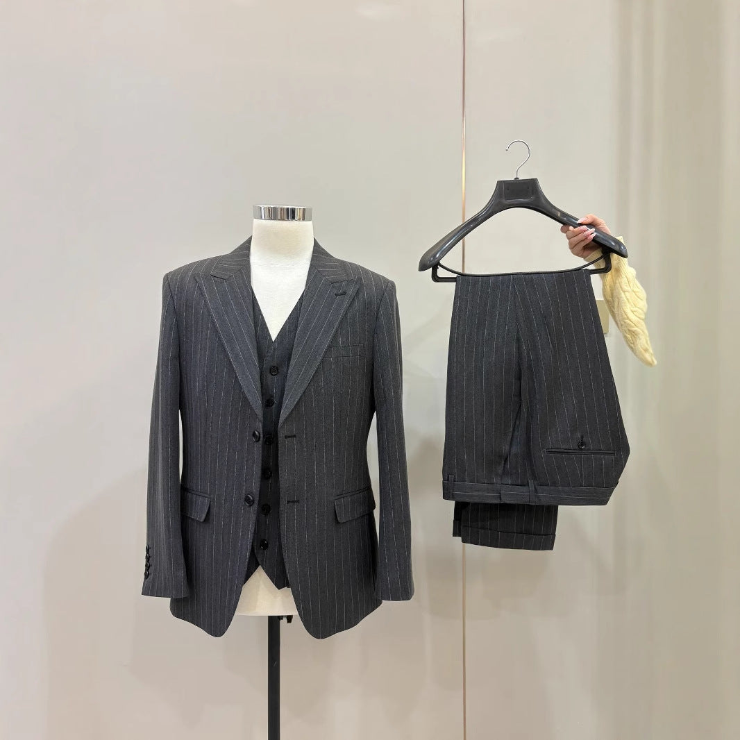 k1229 Business Suit - Elegant Groom & Best Man Attire