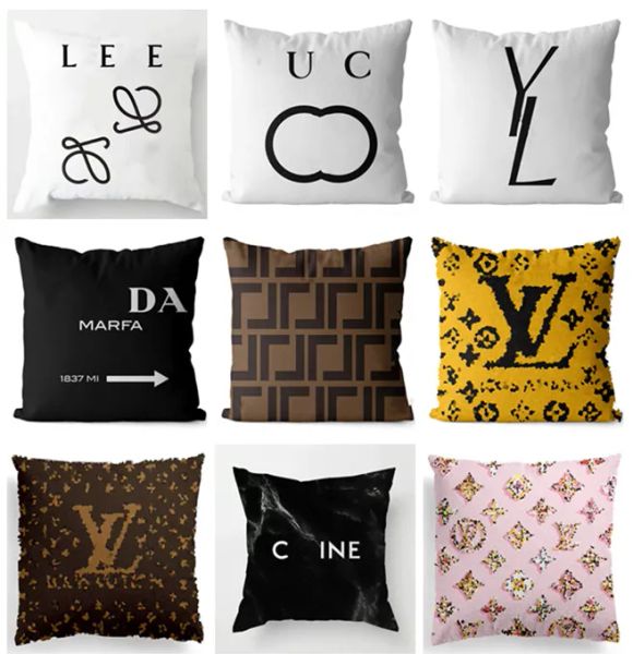 Designer Black and White Throw Pillow Classic Letter Logo Printed Home Pillow Cover Minimalist Sofa Decoration Cushion 45 * 45cm Pillow Core