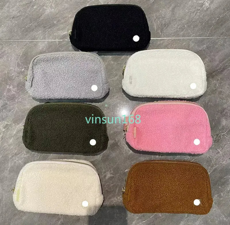 Yoga Bag Everywhere Belt Bag Men Fanny Pack Designer Classic Chest Nylon Womens Shoulder Crossbody Waist Bags Plush Purse Bumbag