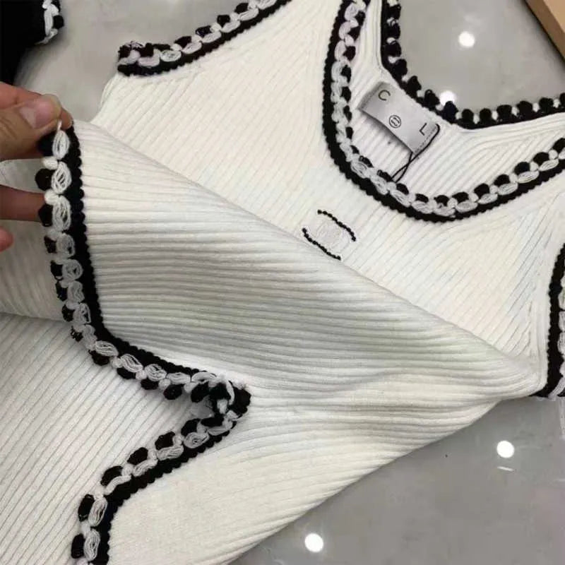 Italy Brand Women Tanks Sleeveless Vest Letter Printed Embroidery By The Fashion Designer T Shirts Womens Clothing Summer Short Sleeve 63e3