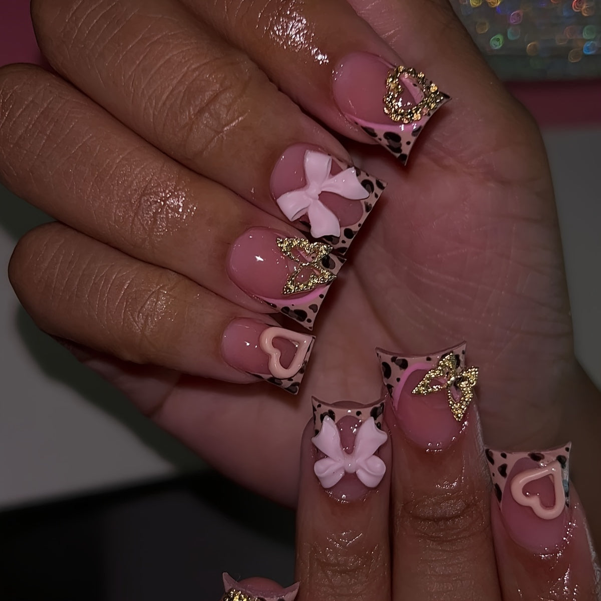 TEMU 24pcs Set Of Pure Handmade Fake Nails, Short Duckbill Shape, Print, Hollow , Heart-shaped, , Glossy, Easy To Carry, Including Nail Glue And Nail