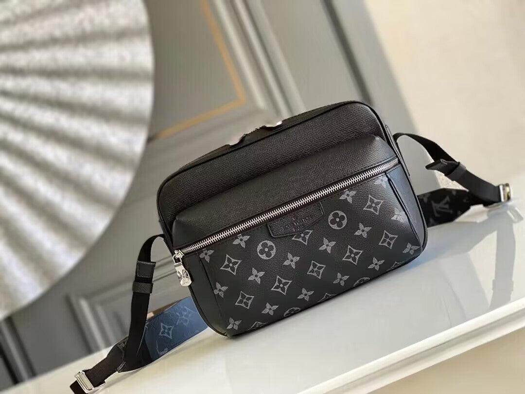 Men Leather TRIO Messenger Bags Luxury Shoulder belt Make up Bag Designer Handbag Tote Man&#039;s bags M44612