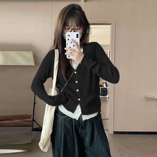 Small grey V-neck fake two-piece knitted cardigan women in early autumn, with niche design and a chic top for outerwear