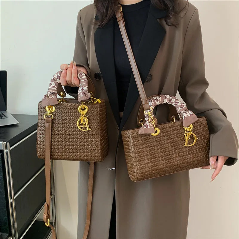 Designer bags shoulder bags 2025 Spring New Fashionable Knitting Crossbody Artwork Bag A must-have for summer getaways