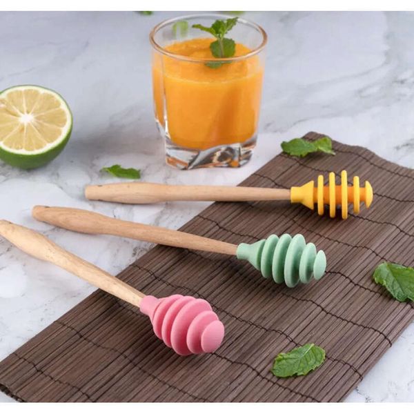 Tools Silicone Wooden 100Pcs Handle Honey Spoon Drizzle Stick Honeys Mi Stirrer Dip Spiral Server Kitchen Gadget Tool 4 Colors s