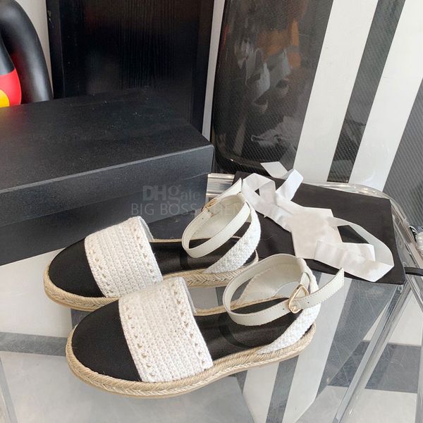 2025 Womens round toe luxury designer flat heel Vacation shoes factory footwear with box