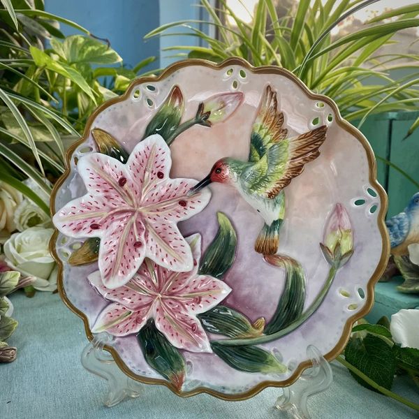 3D Lily Hummingbird Decorative Wall Dishes Porcelain Decorative Plates Home Decor Crafts Room Decoration Accessories Figurine 240731