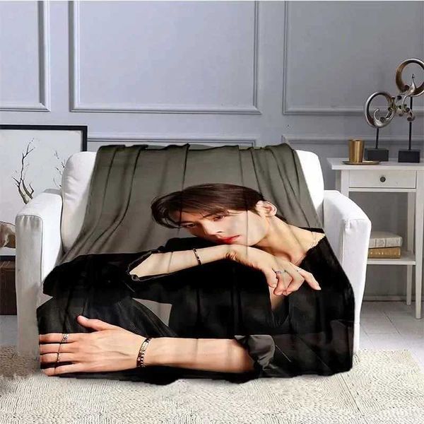True Beauty Series Hwang in Youp Cha EunWoo Flannel Blanket Star Art Warm Throw Blanket for Bed Bedroom Sofa Picnic Blanket Gift Y240829
