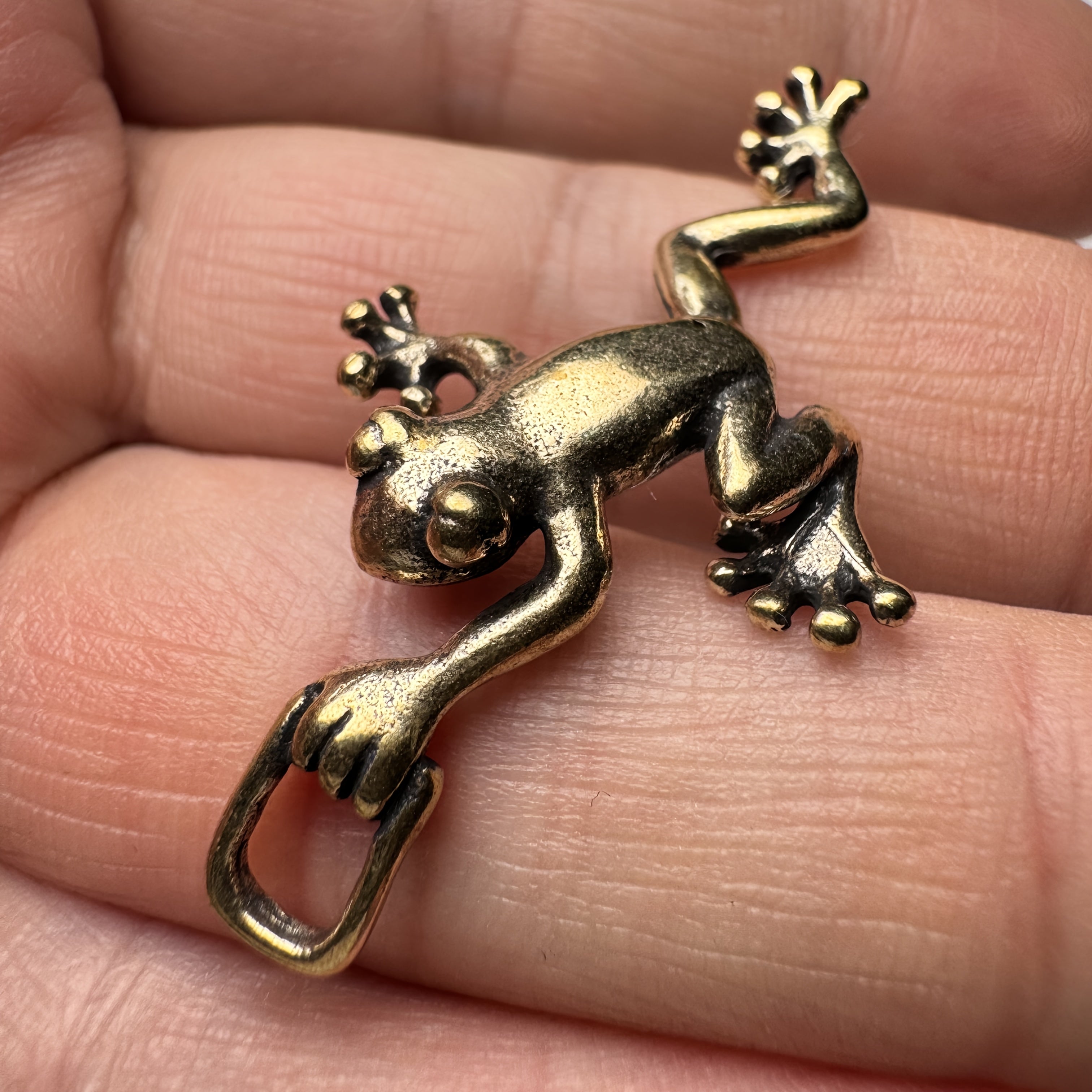 TEMU Vintage Brass Frog Statue - Fantasy-themed Decorative Art For Home, Office, Or Coffee Shop - Bookshelves, Living Rooms, And Creative Desktop