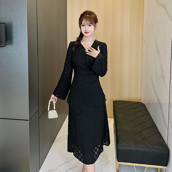 H522 New hot-selling loose European goods fashionable high-end tops and skirts two-piece suits for women