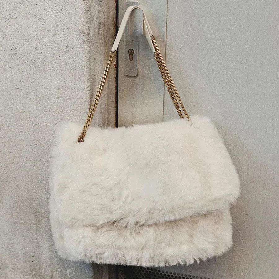 Women&#039;s Plush Faux Fur Tote Handbag Spacious Fluffy Shoulder Bag with Elegant Chains for Winter Use
