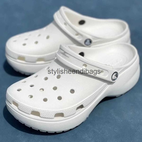 Slippers Breathable lightweight comfortable casual beach couple hole sandals slippers breathable jelly garden hollow EVA H241128