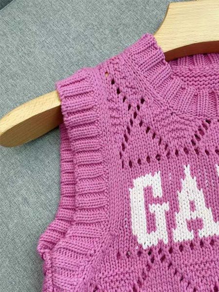 Women&#039;s Tanks Camis 2024 Autumn-Winter New Fashion Letter Embroidered Knitted Tank Top for Women O-neck Swt Love Jacquard Sleeveless Ta