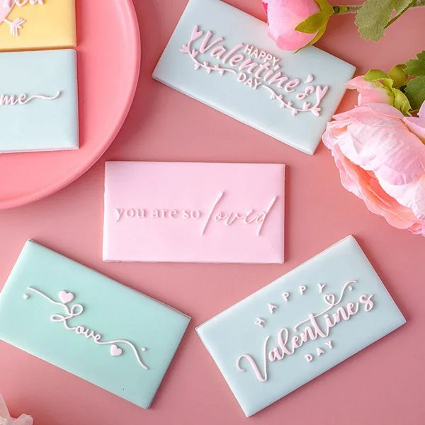 Happy Valentines Day Cookie Stamp English Letter Love Heart Fondant Embossing Mold Anniversaries Wedding Party Decoration 250109