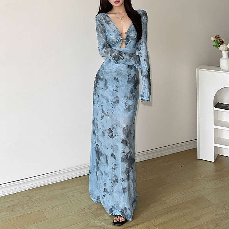 Wind 2024 Summer New Women&#039;s Elegant V-neck Blue Spot Pattern Long Sleeve Slimming Dress