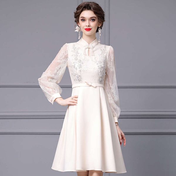 French Court Style Dress with Waist Cinching and Slimming Effect Heavy Embroidery Splicing A-line Large Swing Skirt 2024 Autumn New Item BOH