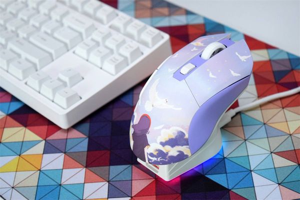 Dareu Dream Encounter EM901 2.4G Wireless Mouse Game Mouse Purple Lightweight RGB Light Gaming Mouse With Charging Base for Girl 6000dpi