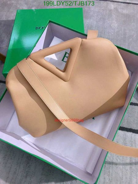 Womens Designer Point Bag Nude Tote Bag Genuine Leather Crossbody Bag Inverted Triangle Top Handle Bag Handbag Magnetic Closure Free Shippin