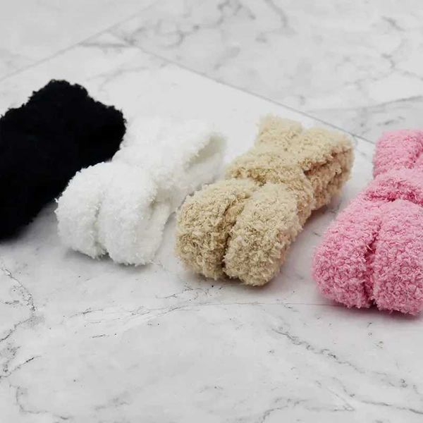 Shoe Parts Accessories Premium Soft 15mm Big Fat Fluffy Fuzzy Laces Wide Flat Plush Towel Shoelaces Design Perfect for Women Casual Sneakers
