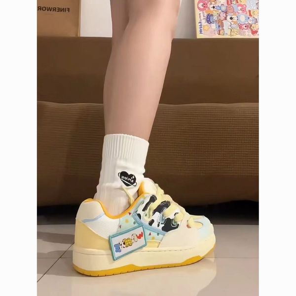 Sapatos de pão de cor da dopamina que correspondem a nicho feminino Sentido China-Chic Skates Ins New Versátil Sports Casual Shoes