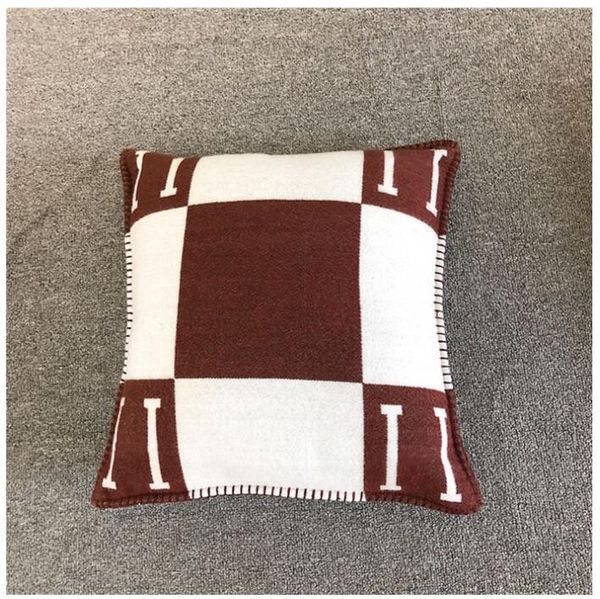 TOP Luxury Letter Pillow Case Cashmere Designer Pillowcase Woven Jacquard Custom Cushion Cover Sofa Wool Covers Heat Home Textiles Bed 45x45