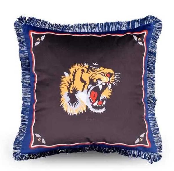 Pillow Case Hot Sale Luxury Veet tassel cushion cover soft tiger leopard cover decorative sofa throw cushion box G241101