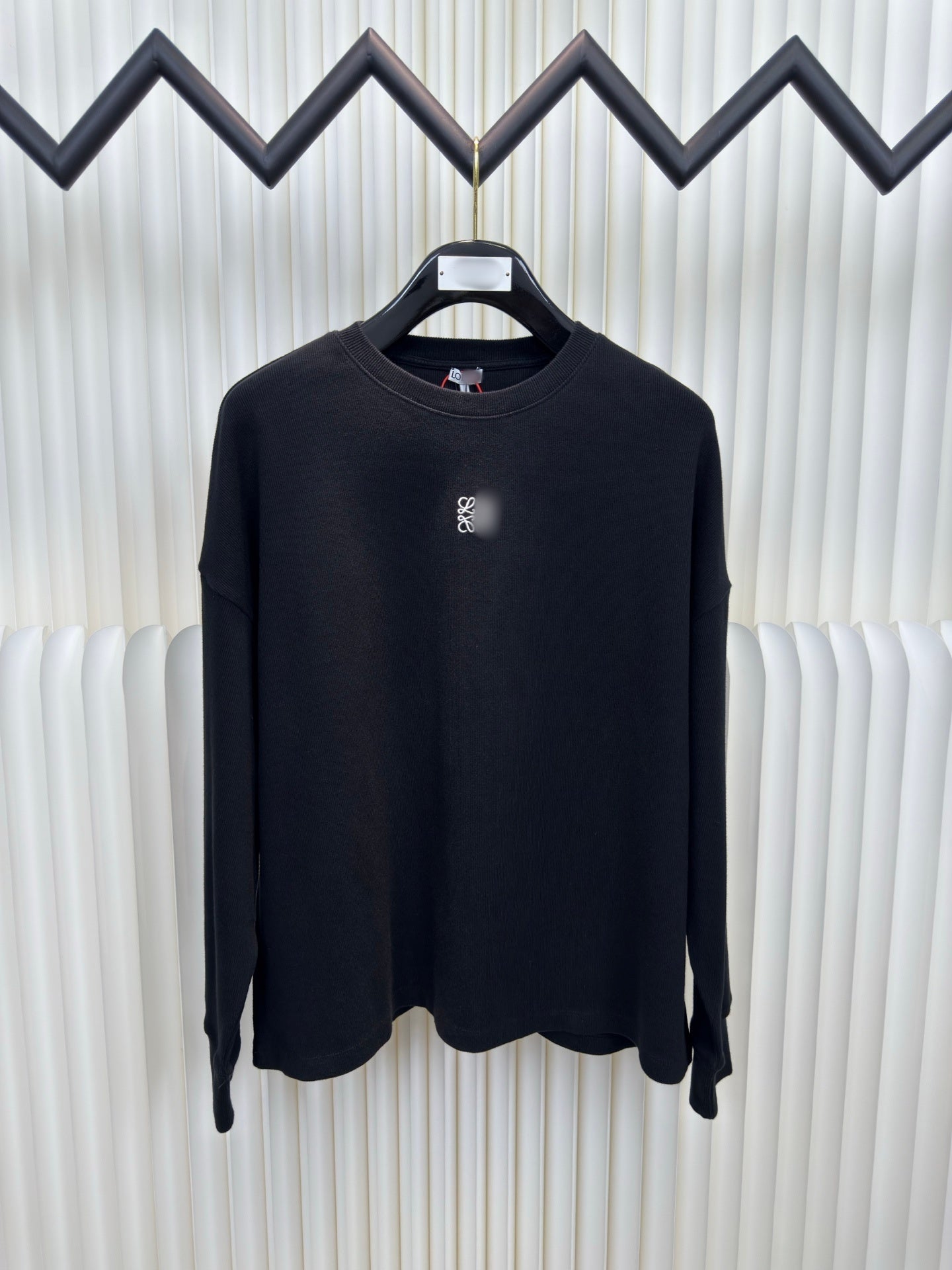 Designer men&#039;s LEW embroidered long sleeved shirt, trendy hoodie, lightweight and comfortable fabric, fashionable, simple, outerwear