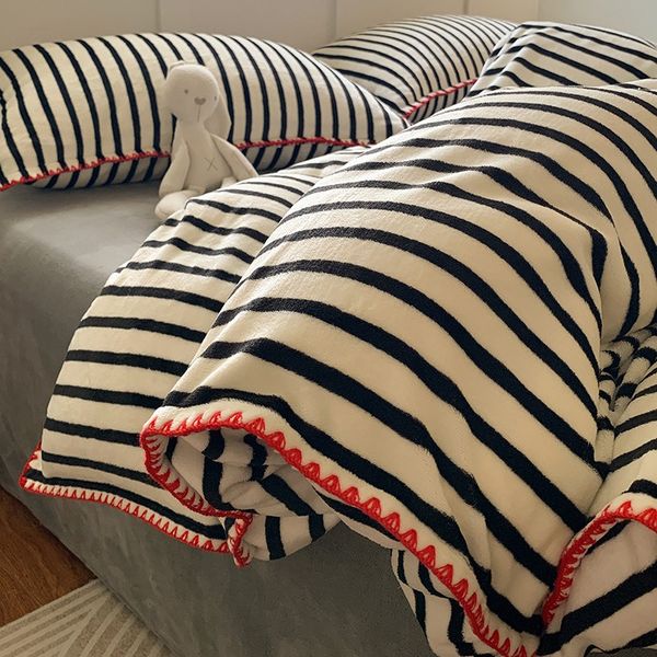 Striped Bedding Set 4 Pieces Soft Flannel Duvet Cover 2x2.3M Black and White Comforter for Modern Bedroom