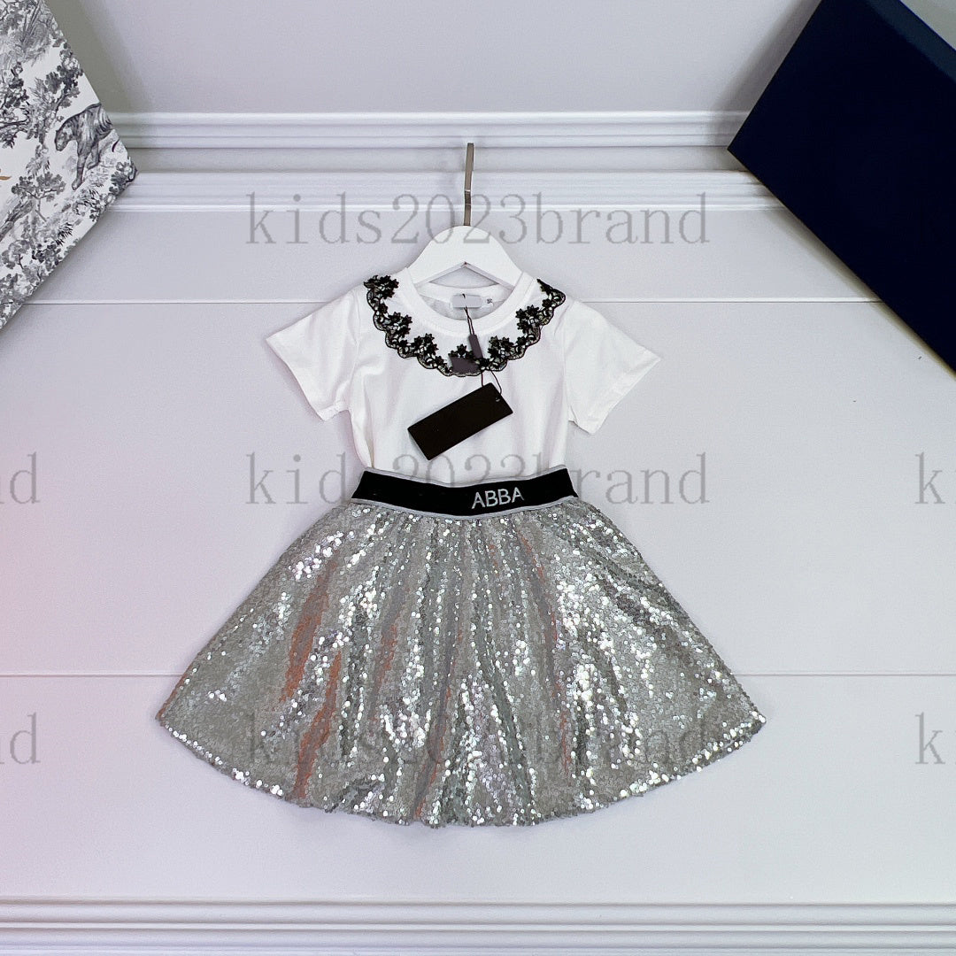 2023 summer brand designer kids t shirts sets canvas shorts tracksuits classic design high end children t-shirts with black short pants two pieces s