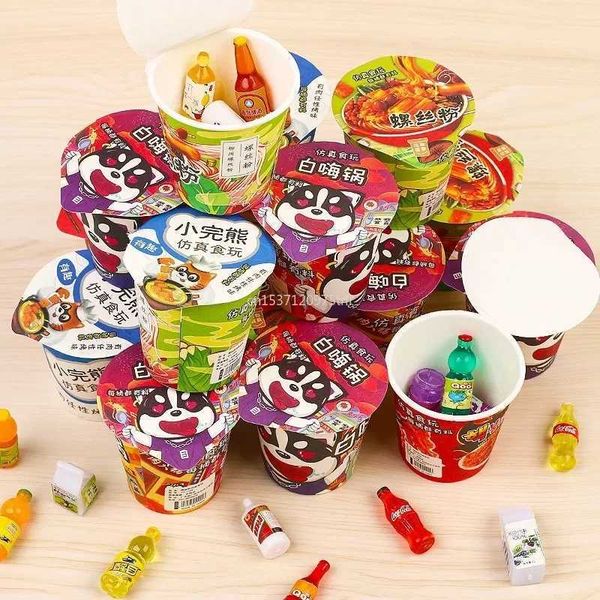 Mini Acessórios de macarrão instantâneo de alimentos Mini itens adequados para 1 12 Dollouse Kitchen Decoração de bonecas Bebidas Baby Toys