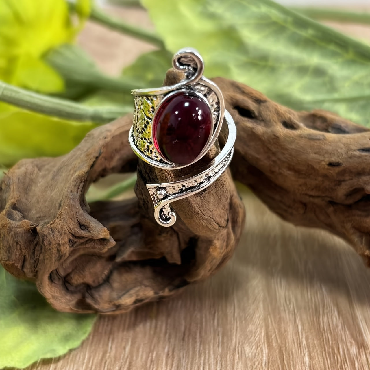 TEMU Vintage Geometric Oval Textured Alloy Ring With Synthetic Gemstone - Adjustable Open Band For Casual Attire, Women's Fashion Jewelry, Everyday