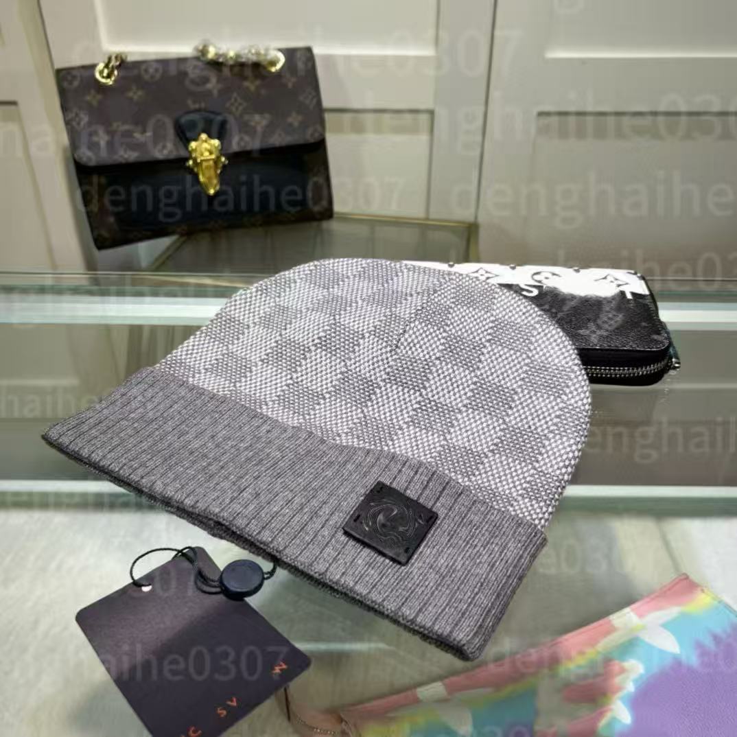 2024Fashion classic arc Doudou designer winter hat soy milk hat classic pattern alphabet hat Kerber knit hat men and women suitable for fashion item