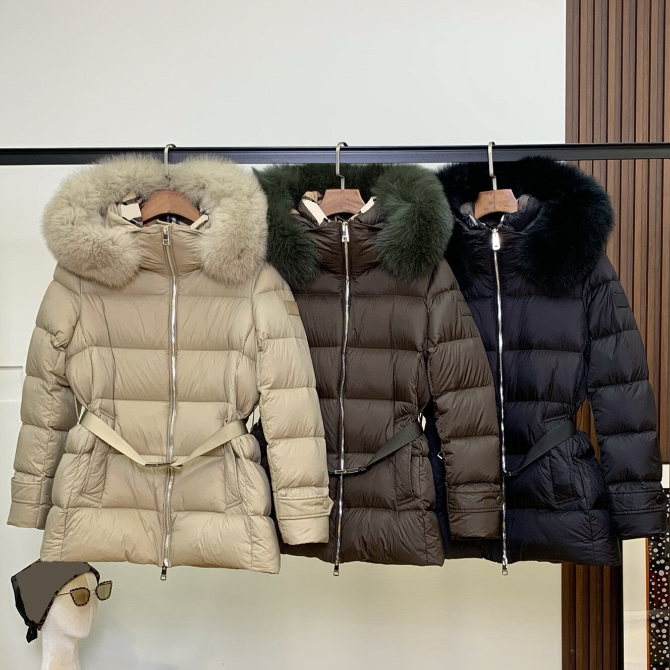 Womens Puffer Jacekt Down Coat Lightweight Warm Slim Fit Fashion Luxury Outerwear Natural White Goose Down Filling High Quality Elegant Winter Jacke