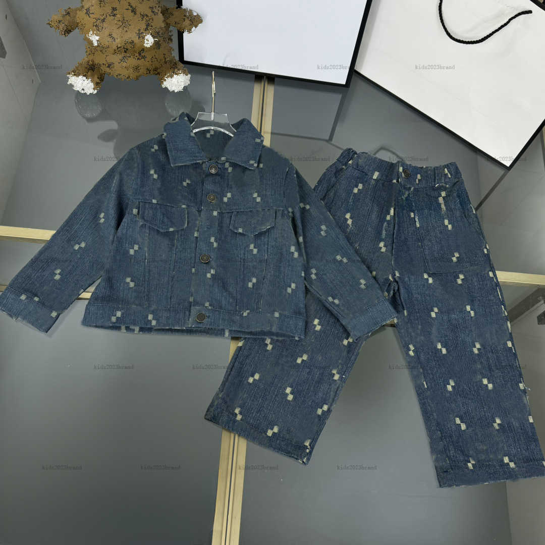New baby Tracksuits kids designer clothes autumn boys girls zipper coat Two piece set Denim collar jacket and jeans