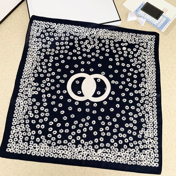 Girls Love Scarf Exquisite Romantic Flower Scarves Fashion Black White Hair Band Hot Gift Clothing Accessoriest Party Travel 50x50cm