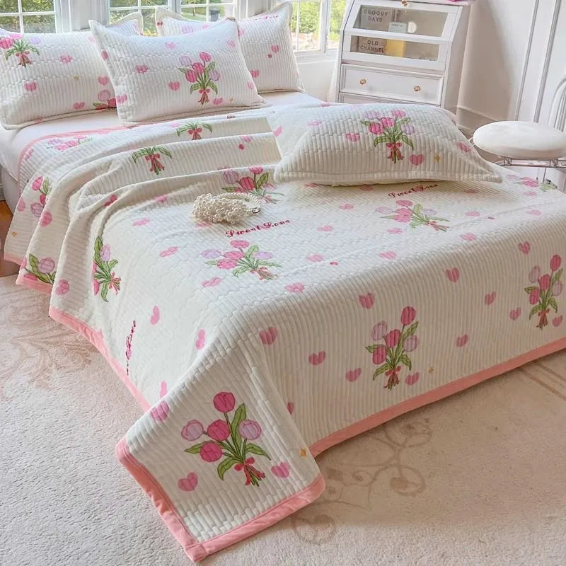 Winter Thickened Warm Soft Milk Velvet Bed Cover Cute Printed Quilted Bedspreads Pillowcase 3psc for Single Double Bed Bedsheet XCC