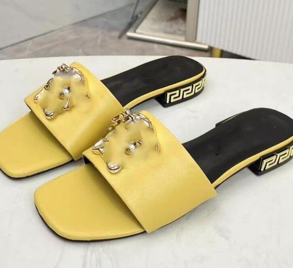 Sandal size35-42 Slippers Chypre Sandal Designer Sliders Flip flops Men&#039;s and Women&#039;s Beach Comfort Flat Sandals Calf Leather Natu