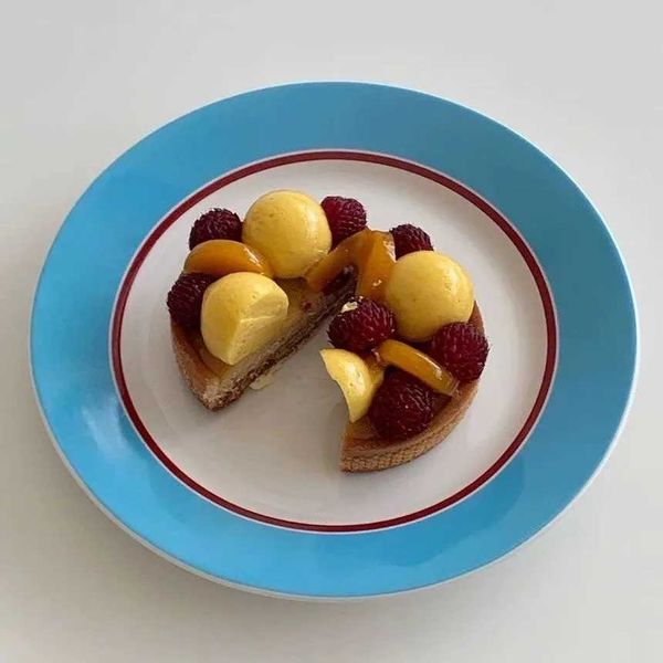 Simple and bright blue and red line plates French plates family dining table with pictures of beauty plates salad bowls Y250208