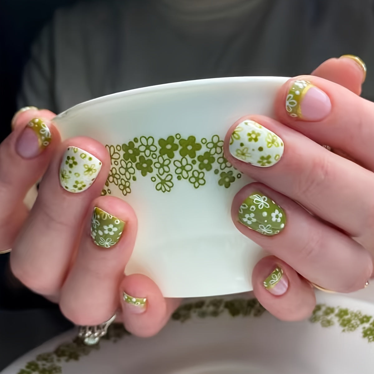 TEMU 24pcs French Country -on Nails, Floral Pattern, Oval Short Length, Glossy Finish, Removable Fake Nail Set