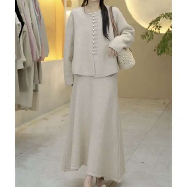 New Chinese outumn and winter knitted cardigan+half skirt, small fragrant style sweater, buckle two-piece set for women