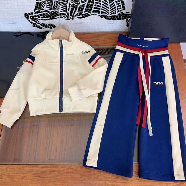 Top girl Tracksuits autumn suits Size 110-160 CM kids designer clothes Plush and thick standing collar jacket and lace up wide leg pants