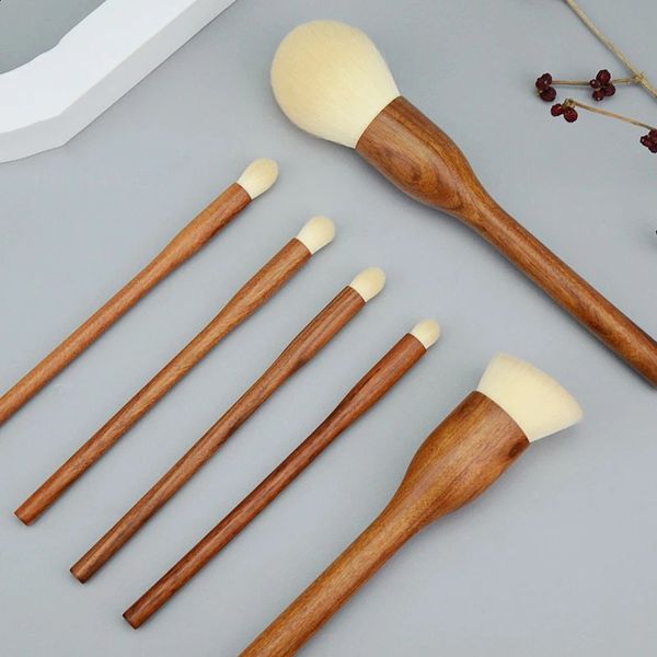Solid Wood Makeup Brushes Set High Quality Cosmetic Powder Foundation Eyeshadow Makeup Brush Sandalwood Brush Makeup Tools 241120