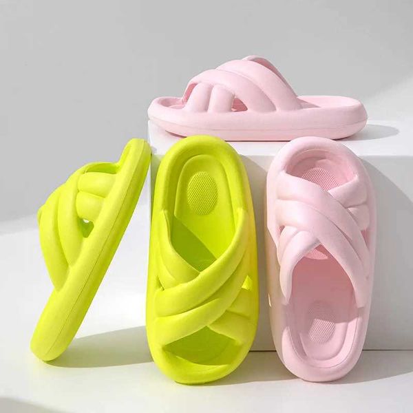 EVA Summer Women Fashion Cute Outdoor Non-Slip Rubber Slippers Indoor Soft Sole Couple Graffiti SandalsC241115