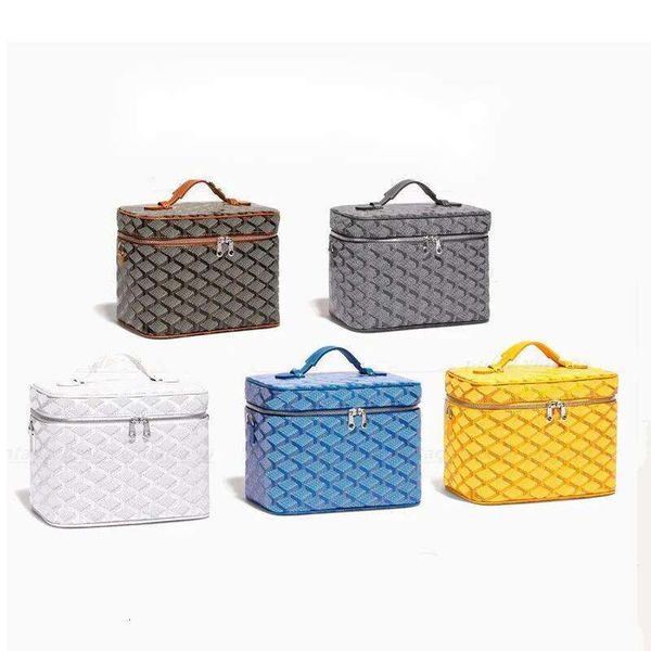 s Designers Cosmetic Bag Wallets Card Holder Muse Vanity Case Cross Body Tote Key Hangbag Cards Coins Men Genuine Leather Shoulder Bags Purs